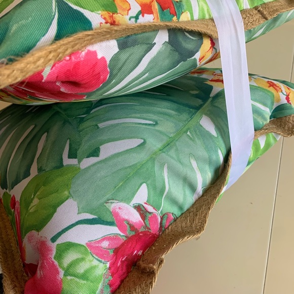 NWT- HOUSEFUL 2 PIECE SET PILLOW - Picture 4 of 11